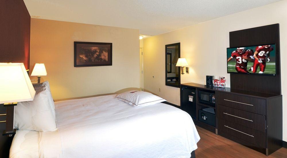 Red Roof Inn Plus+ & Suites Chattanooga - Downtown Екстер'єр фото