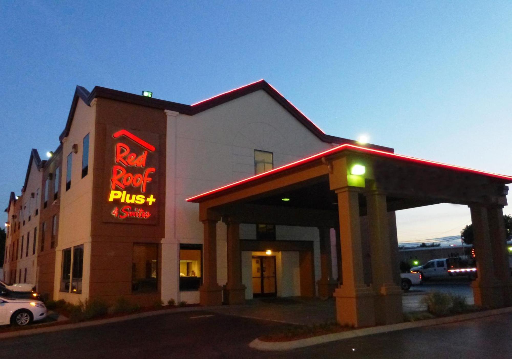 Red Roof Inn Plus+ & Suites Chattanooga - Downtown Екстер'єр фото